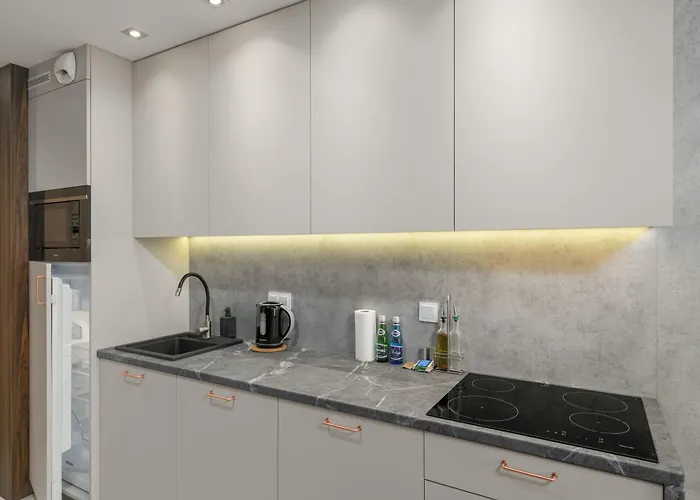 Bliska 17 By Nyx * ורשה